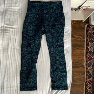 Lulumen Capri Pattern Leggings Barely Worn